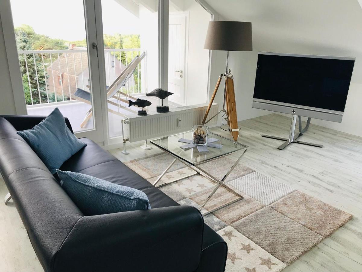 Moderne Ferienwohnung Mit Balkon, Meerblick - Ferienresidenz Zwei Boddenfewo 1-5 Lietzow エクステリア 写真