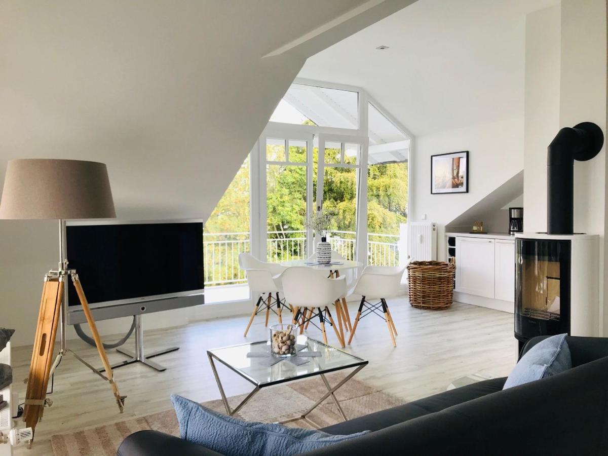 Moderne Ferienwohnung Mit Balkon, Meerblick - Ferienresidenz Zwei Boddenfewo 1-5 Lietzow エクステリア 写真