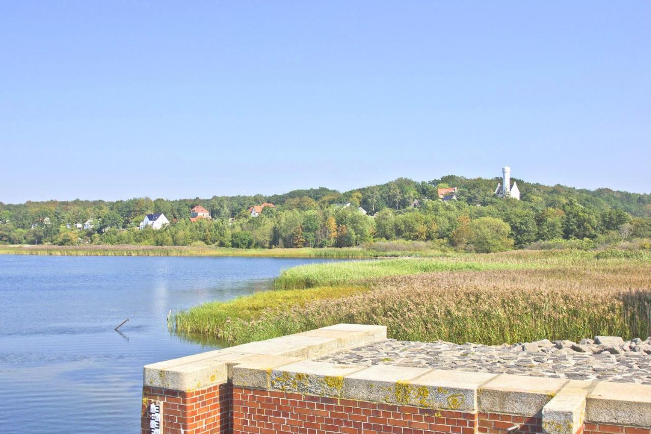 Moderne Ferienwohnung Mit Balkon, Meerblick - Ferienresidenz Zwei Boddenfewo 1-5 Lietzow エクステリア 写真